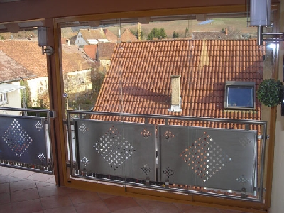 http://www.albrechtmetallbau.de//inc/pixlie/cache/vs_Ganzglasschiebewaende_bild97.jpg
