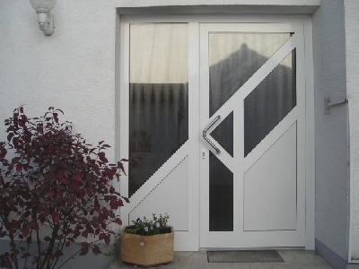 http://www.albrechtmetallbau.de//inc/pixlie/cache/vs_Haustueren_bild70.jpg